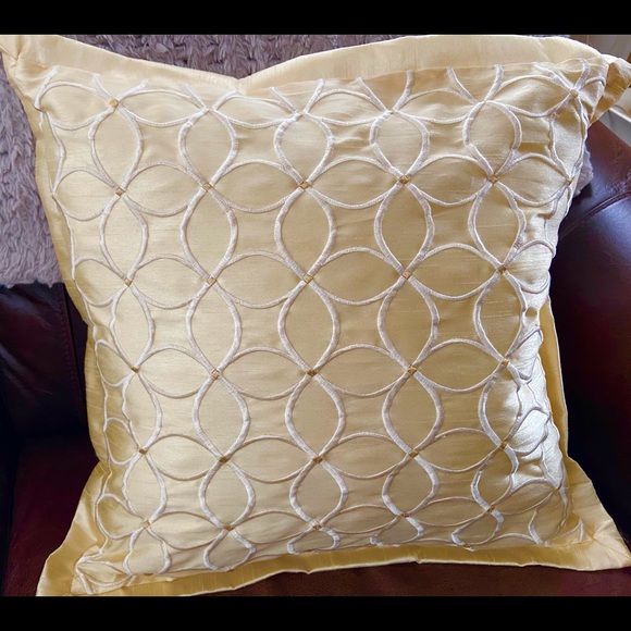 Accent pillow circle design yellow - Picture 2 of 7